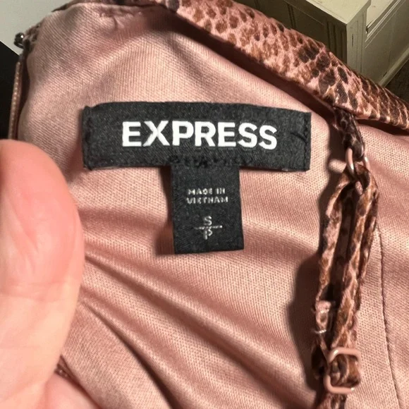 Express brand women’s snake print dress. Size small. EUC! Midi-length. Polyester - Picture 6 of 7